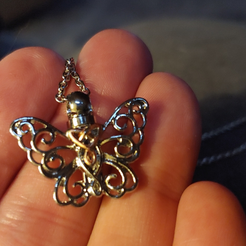 🆕 Urn Butterfly Necklace